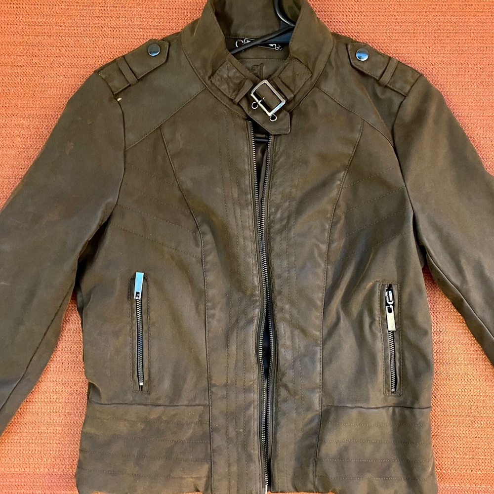 Leather jacket - Picture 2 of 5